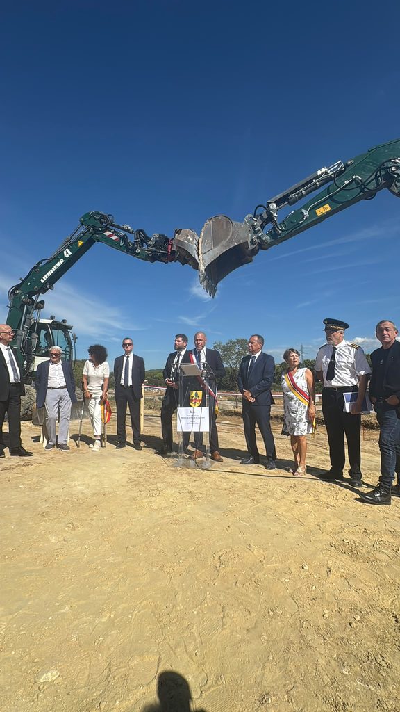 WhatsApp-Image-22026-08-25-at-17.46.37-576x1024 Pertuis : le ministre Vincent Jeanbrun lance le chantier du Jas de Beaumont